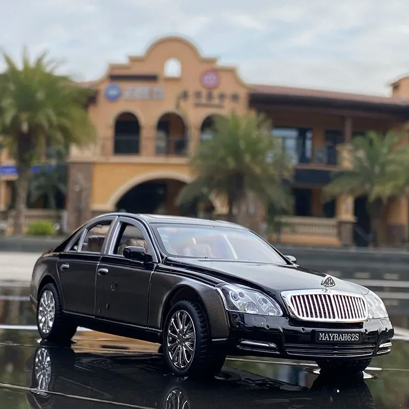 1:24 Maybach 62s S650 Alloy Car Model Diecasts & Toy Vehicles Toy Car Metal Collection Toy Kid Toys for Children Kids Gifts