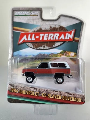 (CHASE) 1984 Chevrolet K5 Blazer Silverado Lifted - Frost White & Apple Red All-Terrain Series 16 Greenlight