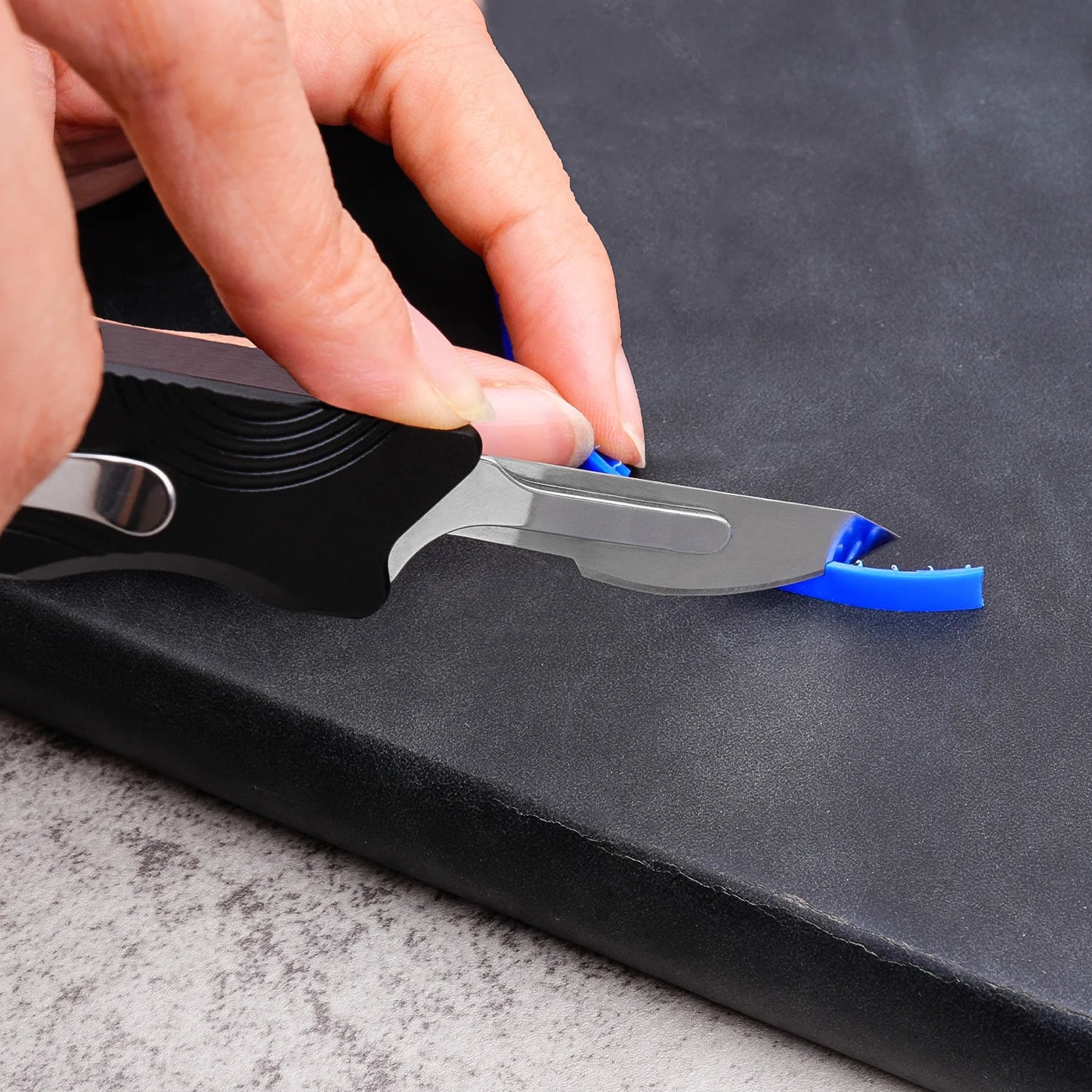New Arrival Portable EDC Pocket Knife Aluminum Cutting Hunting Knife Outdoor Survival Tactical Knife