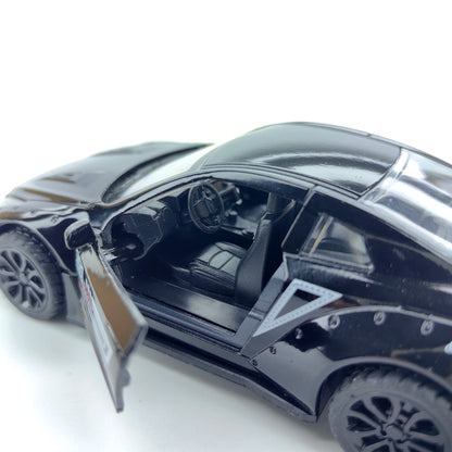 Nissan alloy car model, God of War simulated vehicle model, collection ornament, suitable as a gift for children, toy car