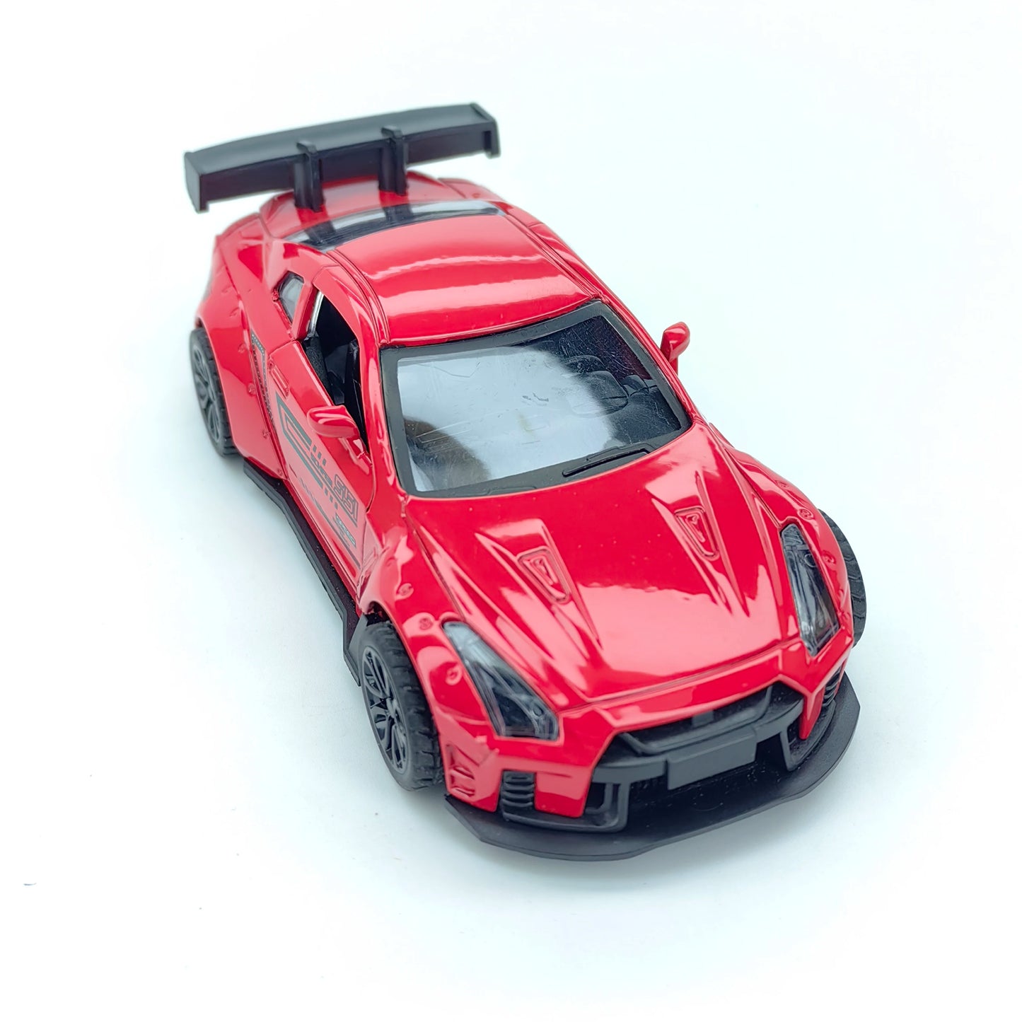 Nissan alloy car model, God of War simulated vehicle model, collection ornament, suitable as a gift for children, toy car