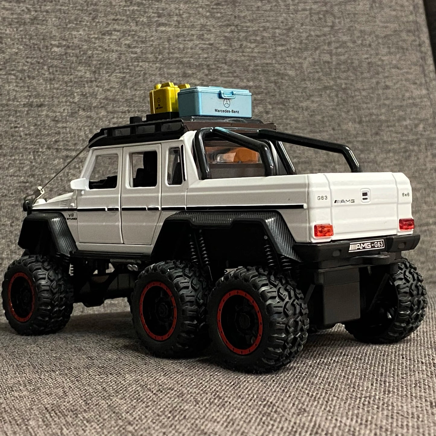 1:24 Benz G63 6*6 Adventure Edition Off Road SUV Alloy Metal Diecast Model Car Indoor Simulation Ornaments Birthday Gifts Friend