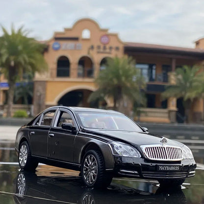 1:24 Maybach 62s S650 Alloy Car Model Diecasts & Toy Vehicles Toy Car Metal Collection Toy Kid Toys for Children Kids Gifts
