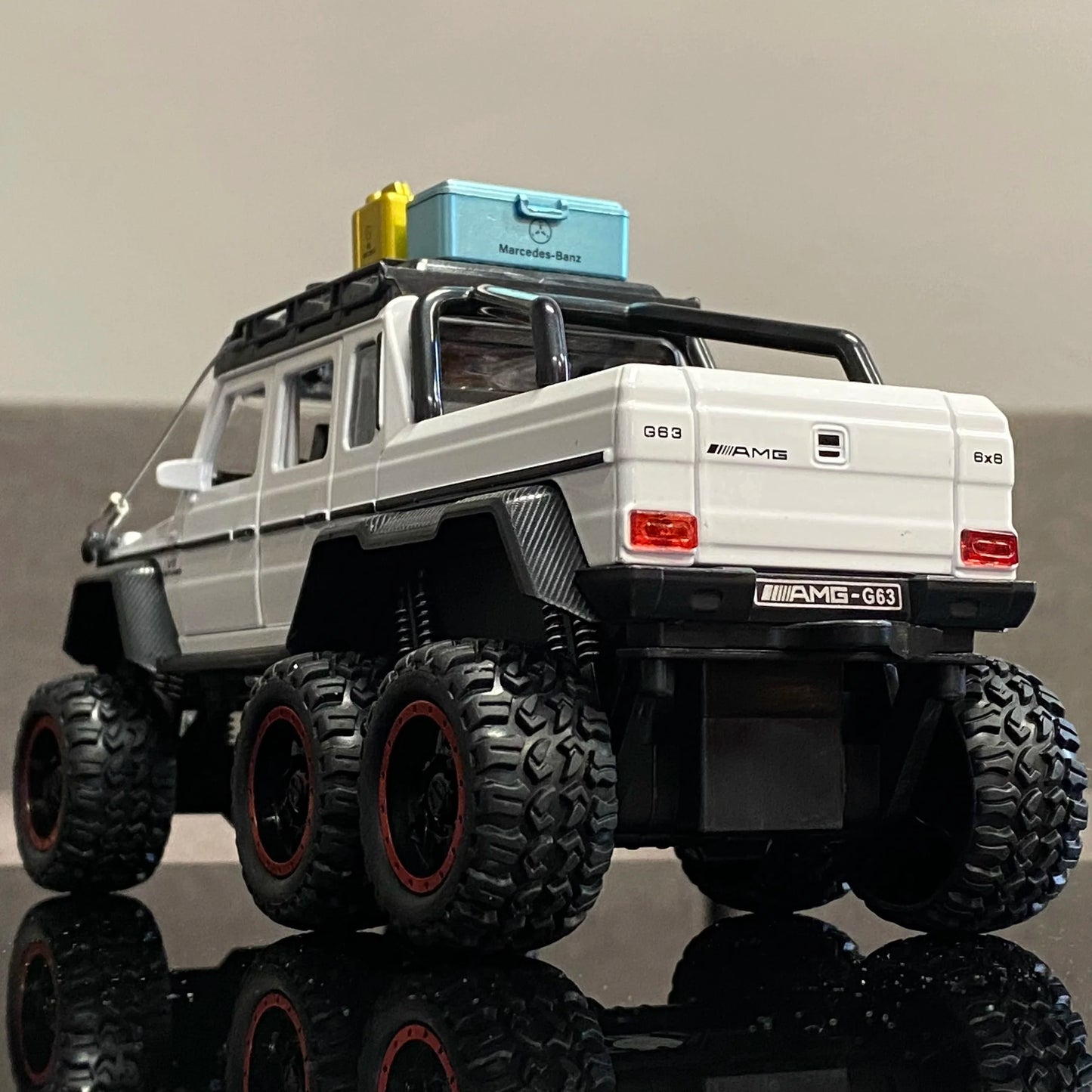 1:24 Benz G63 6*6 Adventure Edition Off Road SUV Alloy Metal Diecast Model Car Indoor Simulation Ornaments Birthday Gifts Friend