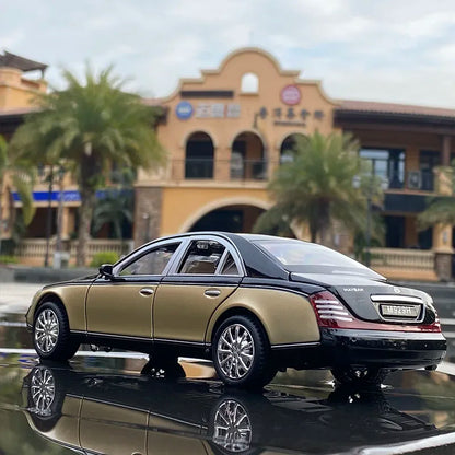 1:24 Maybach 62s S650 Alloy Car Model Diecasts & Toy Vehicles Toy Car Metal Collection Toy Kid Toys for Children Kids Gifts