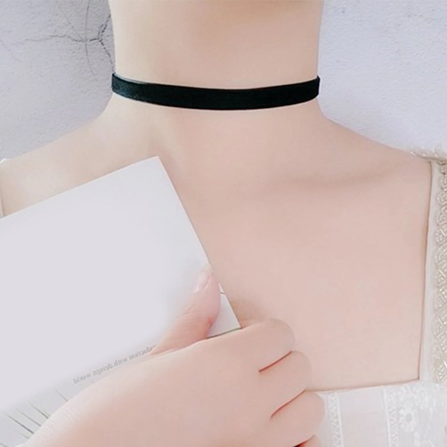 Fashion Sexy Punk Gothic Black Velvet Choker Necklaces Simple Vintage Clavicle Neck Chain Women Girls Party Jewelry Accessories