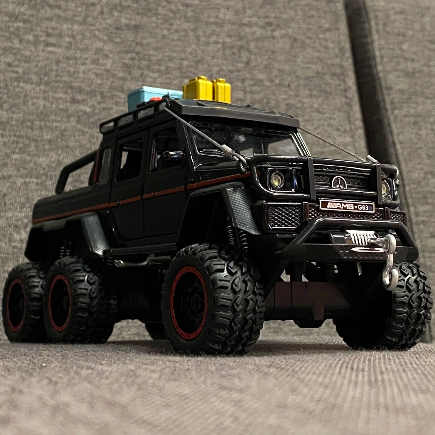 1:24 Benz G63 6*6 Adventure Edition Off Road SUV Alloy Metal Diecast Model Car Indoor Simulation Ornaments Birthday Gifts Friend