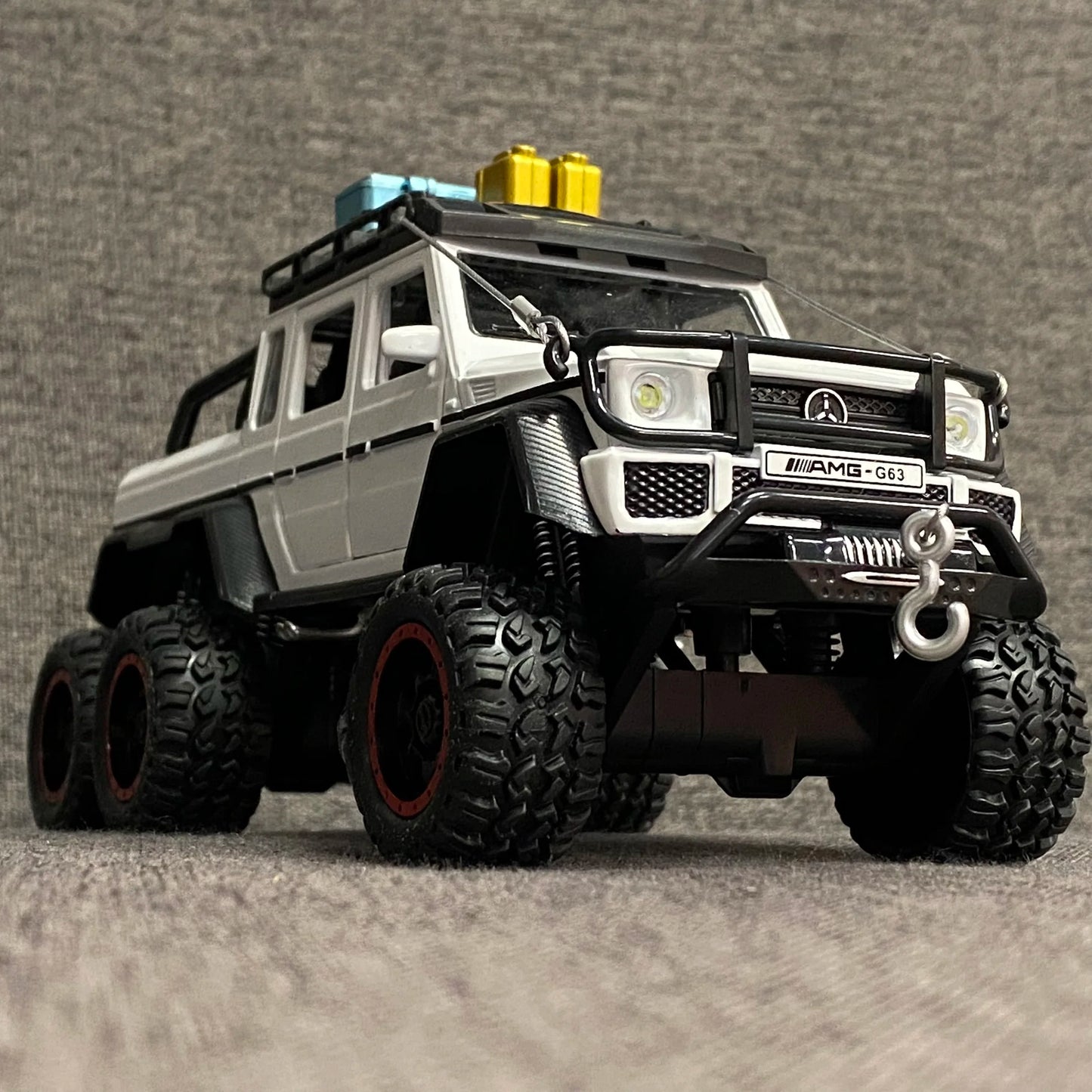 1:24 Benz G63 6*6 Adventure Edition Off Road SUV Alloy Metal Diecast Model Car Indoor Simulation Ornaments Birthday Gifts Friend