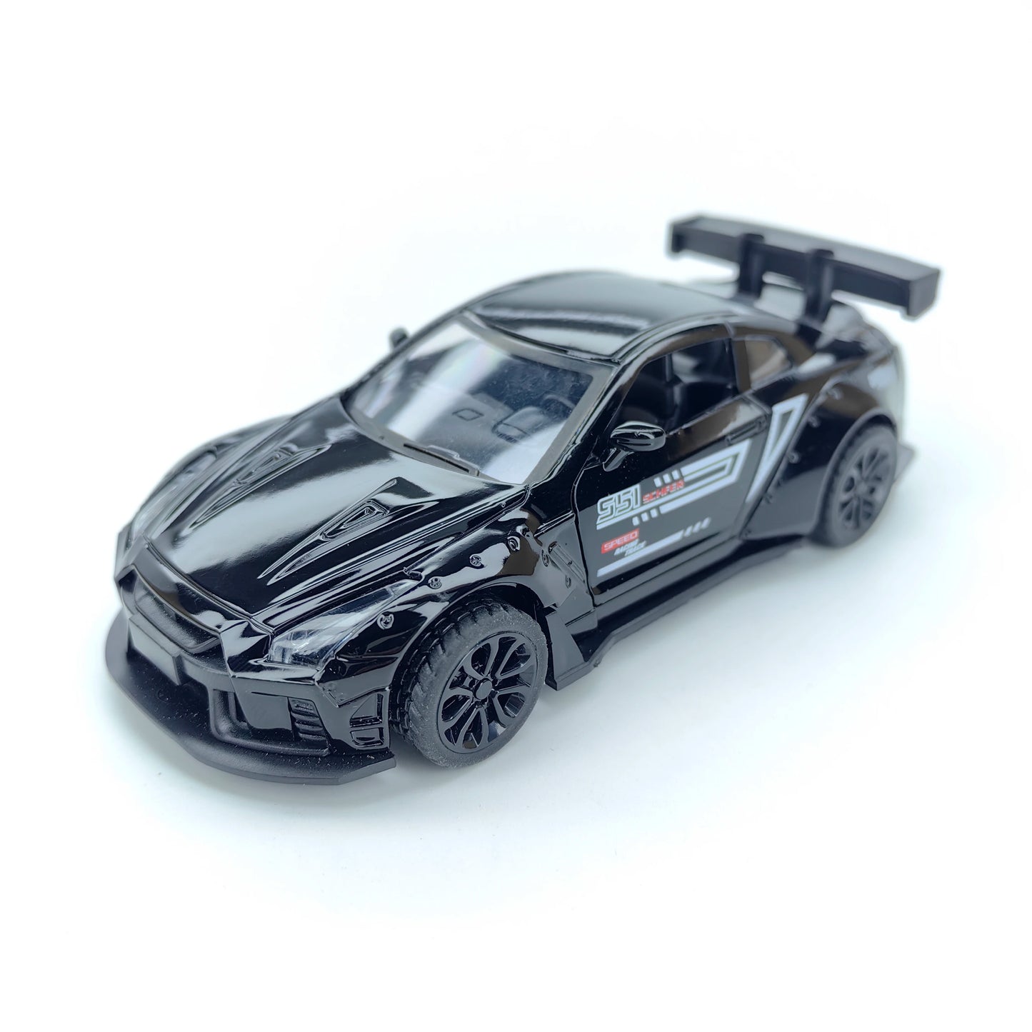 Nissan alloy car model, God of War simulated vehicle model, collection ornament, suitable as a gift for children, toy car